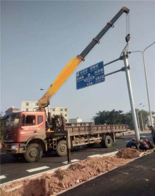 独山子区设备吊装租赁吊车要用多大吊车