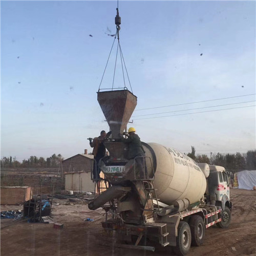 独山子区“精准瞄准”—— 吊车的 “定位导航” 技术